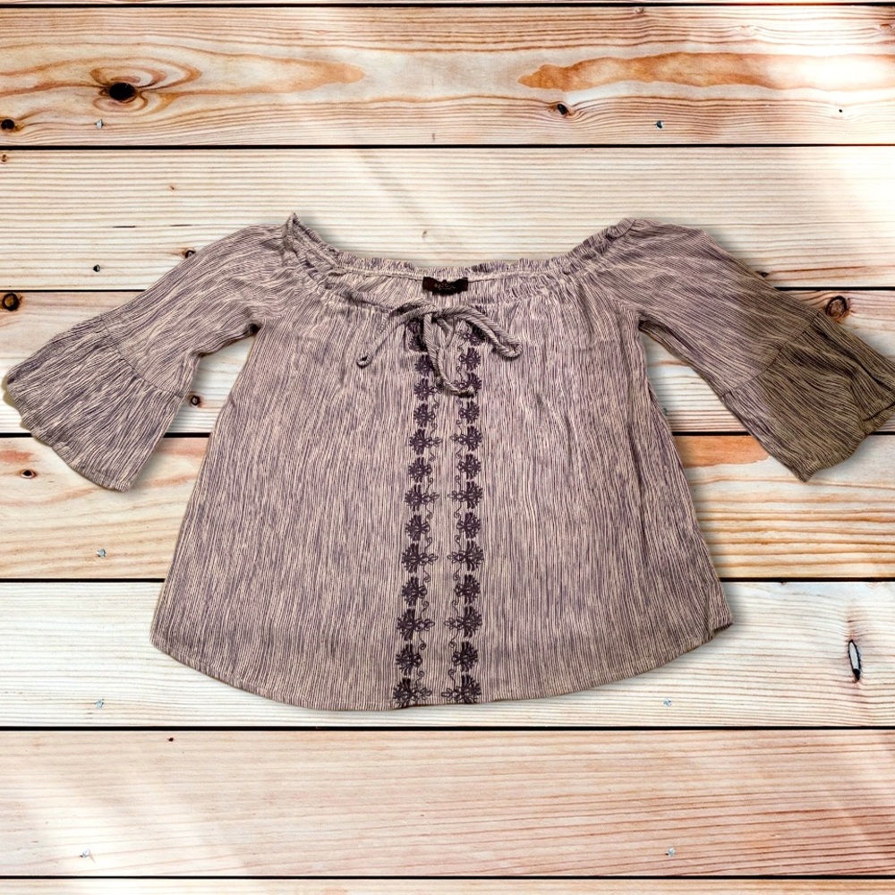 CUTE Bell Sleeve Blouse